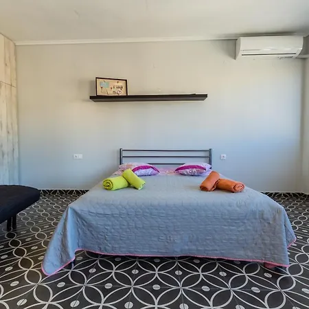 Apartment Modiano Studio ι By Socrates Junior Houses